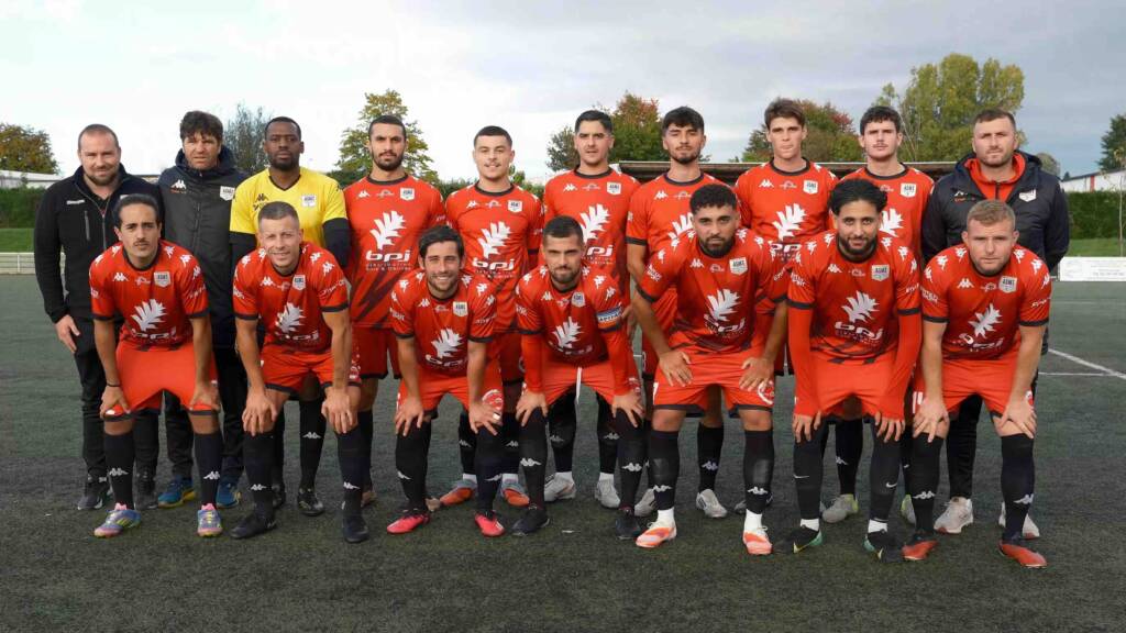 Photo officielle de l'équipe seniors A de l'AS Misérieux Trévoux pour la saison 2025/2026