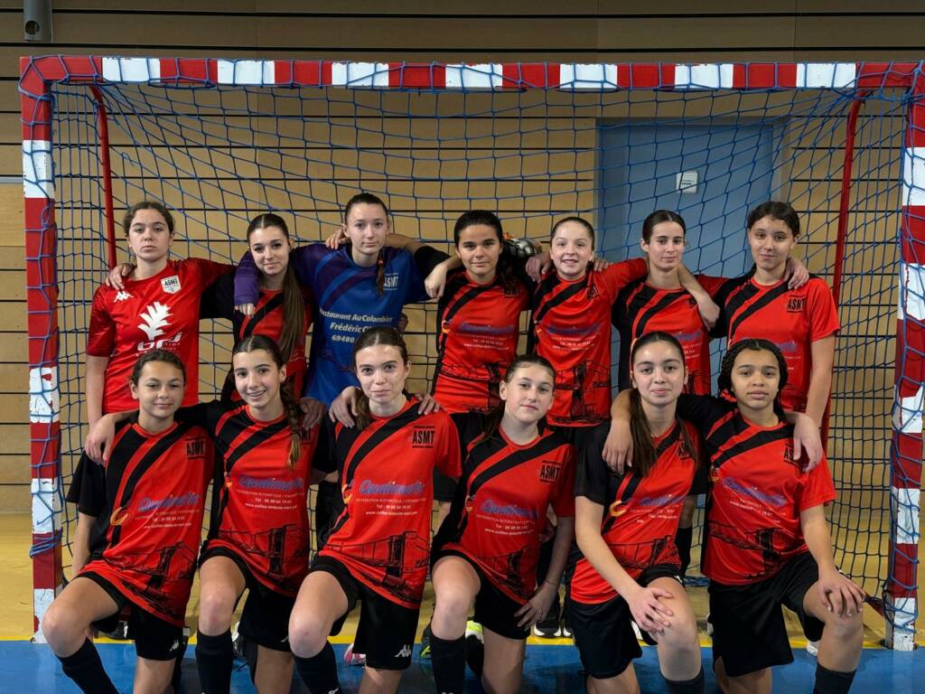 Photo officielle de l'équipe U15 féminines de l'AS Misérieux Trévoux pour la saison 2025/2026